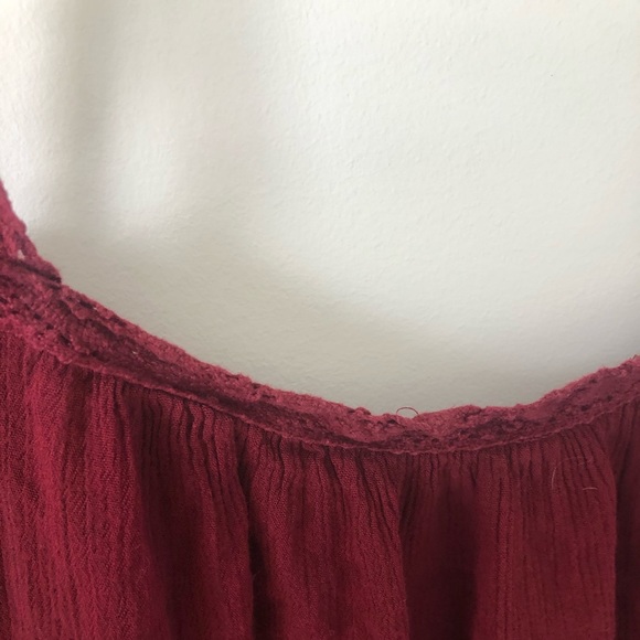 red off the shoulder - Picture 6 of 8